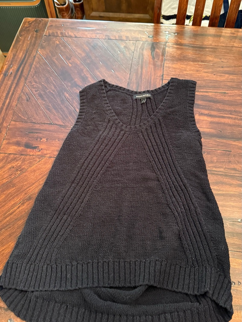 Banana Republic Black Sleeveless Knit V-Neck Tank